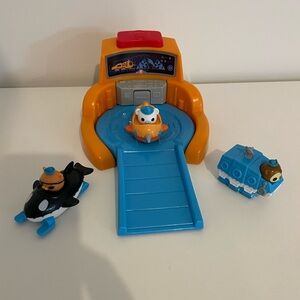 Ocean Explorer Playset with Orange and Blue Vehicles